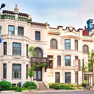 https://hotel-chateau-de-largoat.hotels-in-montreal.org