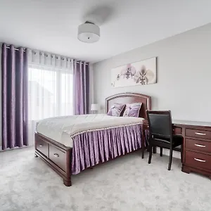 Henia's 3*, Ottawa Canada
