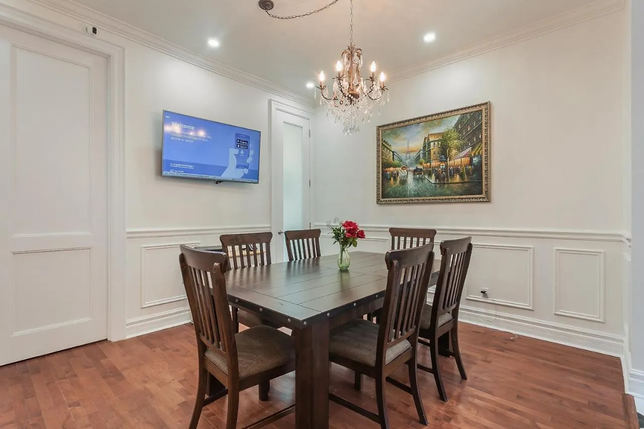 تورونتو E Residential Luxury Rental 0*,  كندا