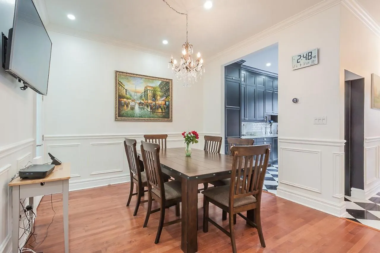 بيت ضيافة تورونتو E Residential Luxury Rental كندا